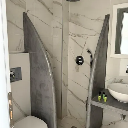 Hellas 2* Fira (Santorini)