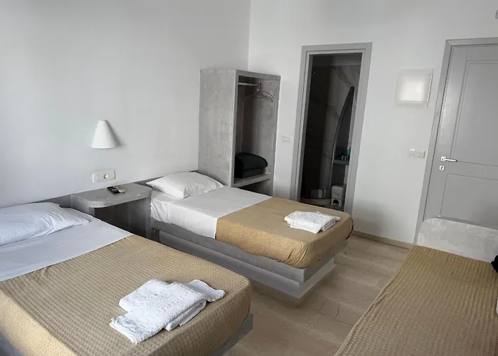 Hellas Fira (Santorini)