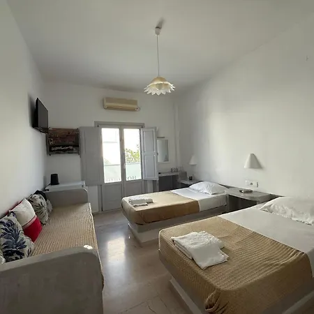 Hellas 2* Fira (Santorini)