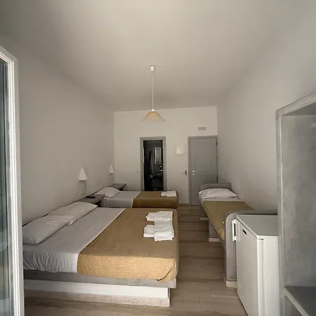 Hellas 2* Fira (Santorini)