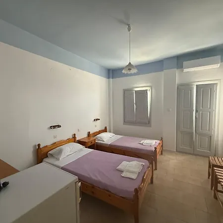 Hellas 2* Fira (Santorini)