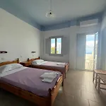 Hellas 2* Fira (Santorini)