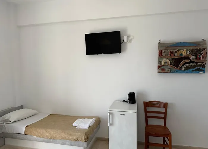 Hellas 2* Fira (Santorini)