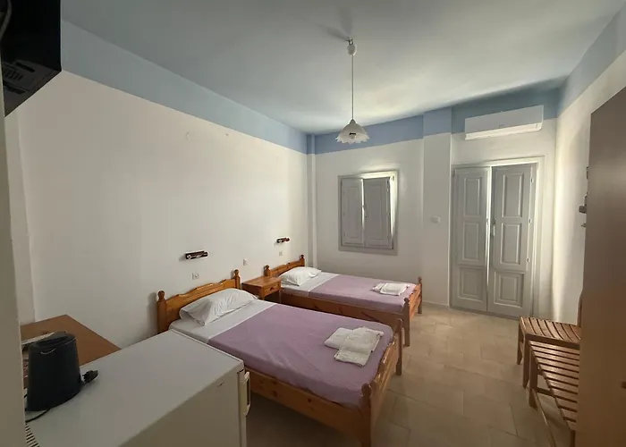 Hellas 2* Fira (Santorini)