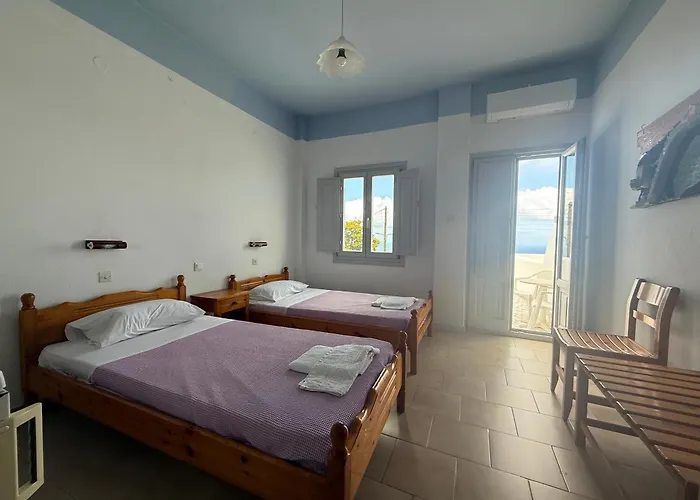 Hellas 2* Fira (Santorini)